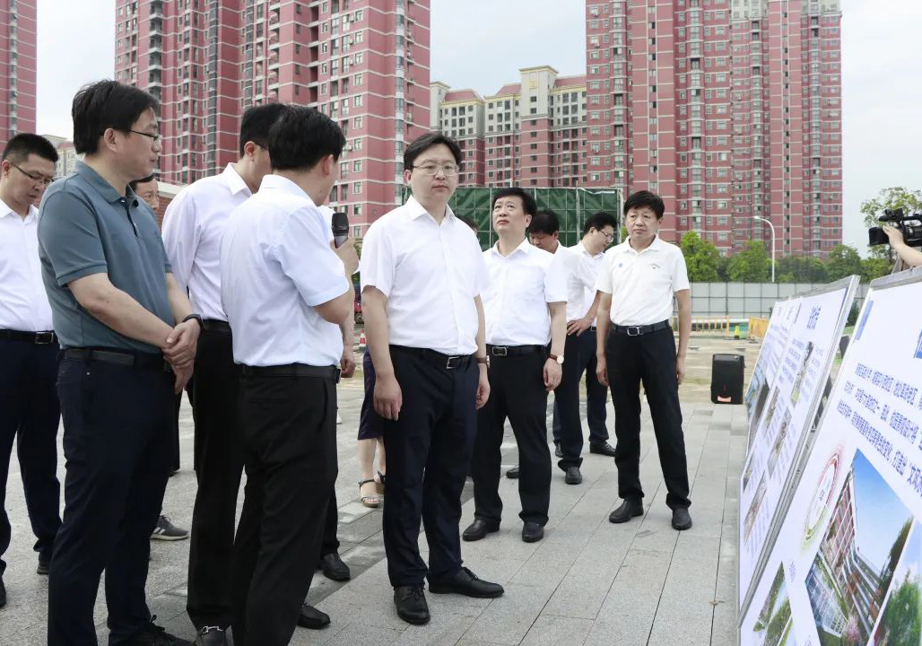 海安市市长谭真率队视察公司承建的高新区实验小学项目推进情况